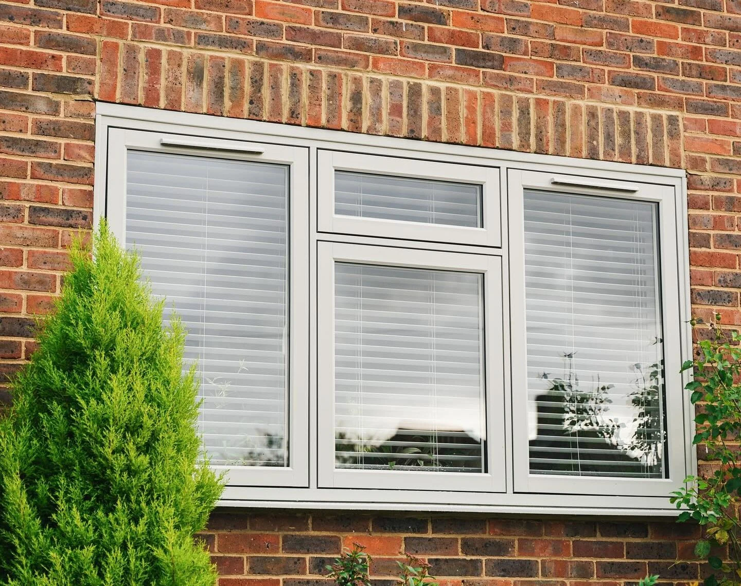 Real three-light window with a central upper fanlight